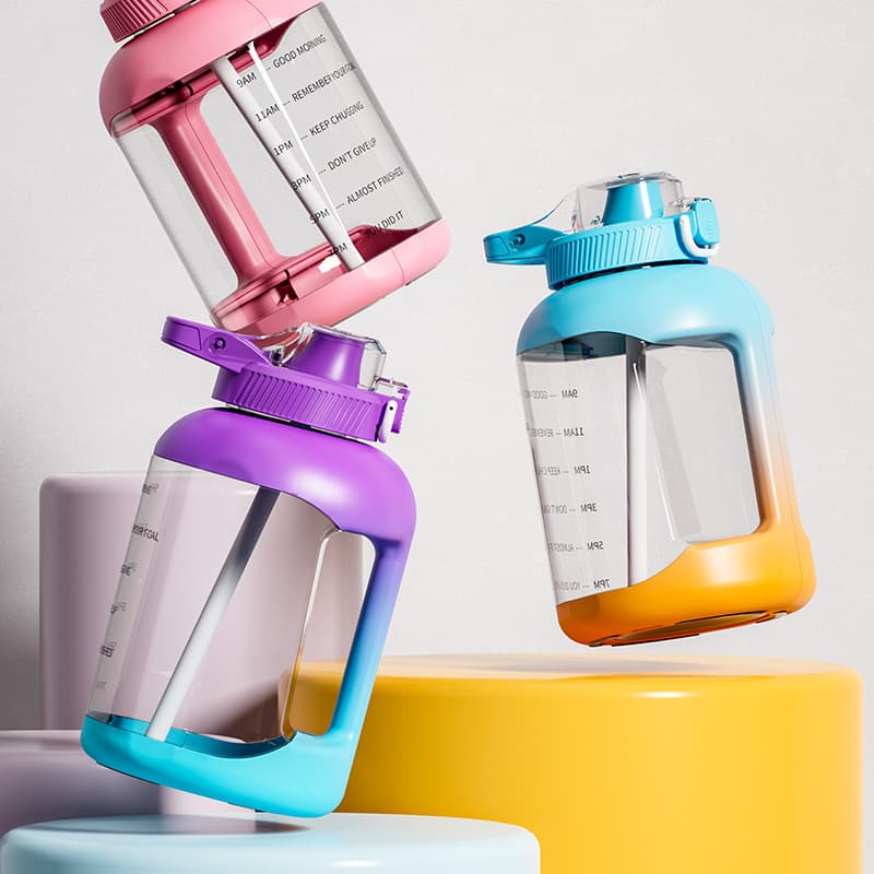 50oz Handheld Large Capacity Plastic Water Bottle thumbnail 2
