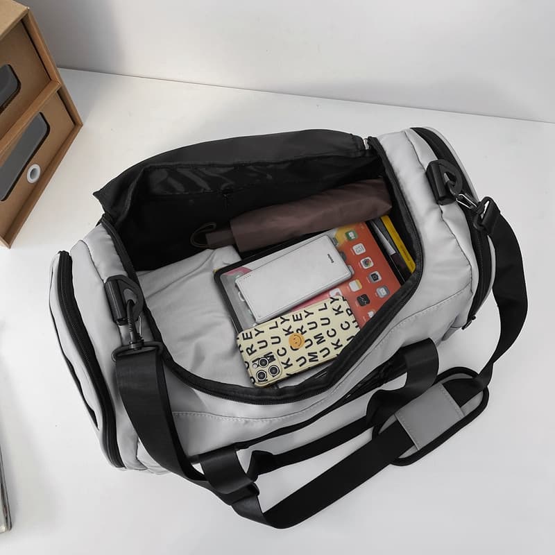  large capacity portable sports and fitness bag thumbnail 2