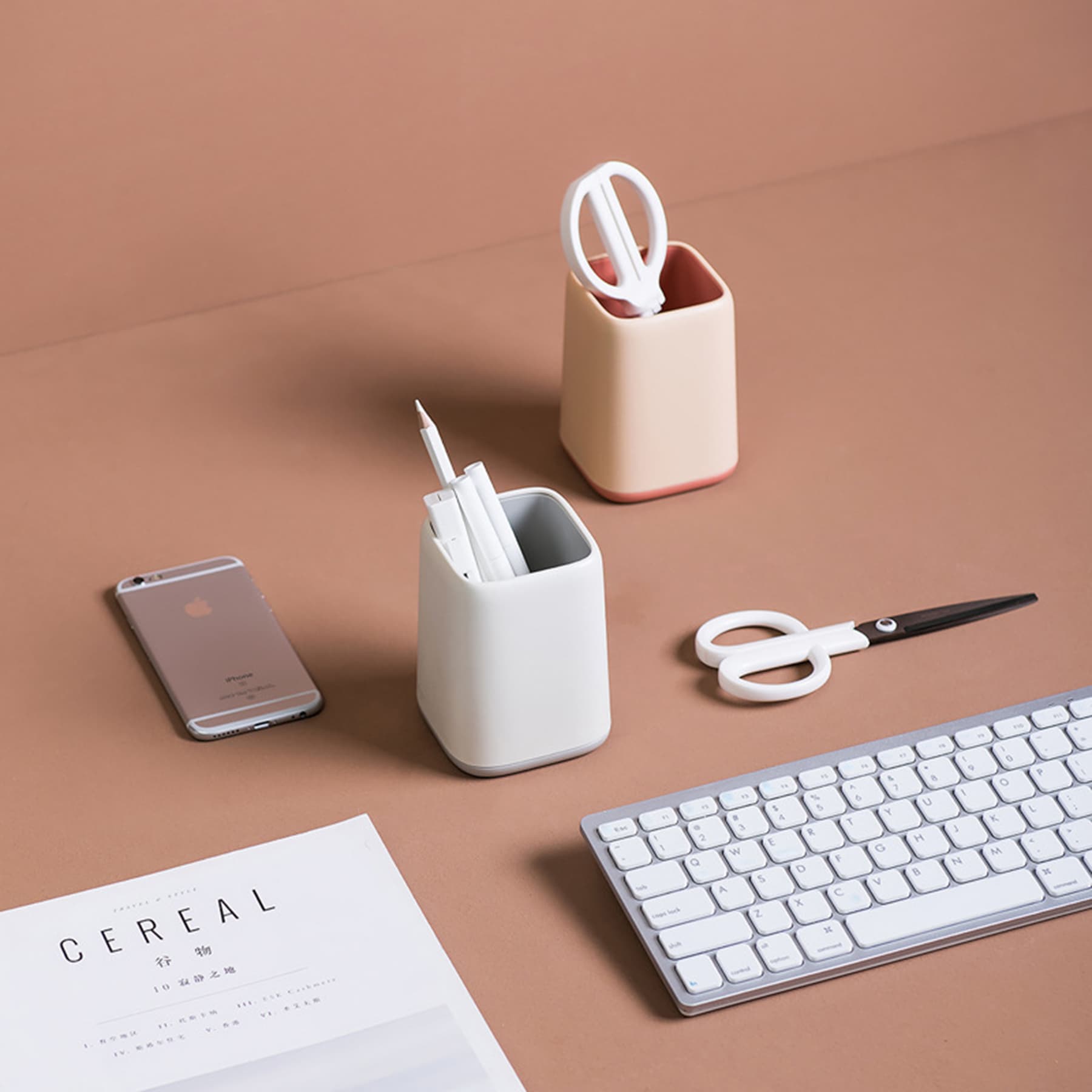 Desk Pen Holder thumbnail 4