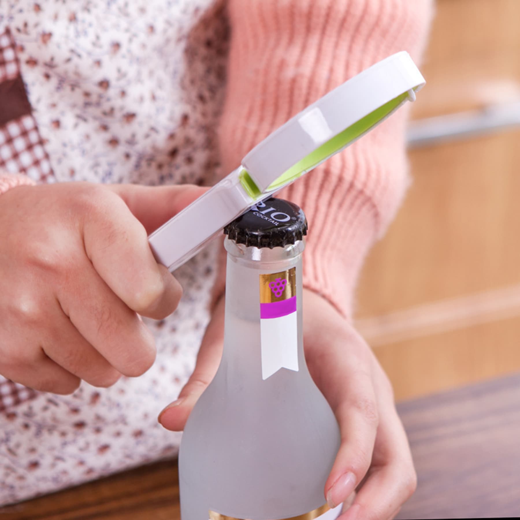 Plastic 3 in 1 Multi Function Can Opener thumbnail 5