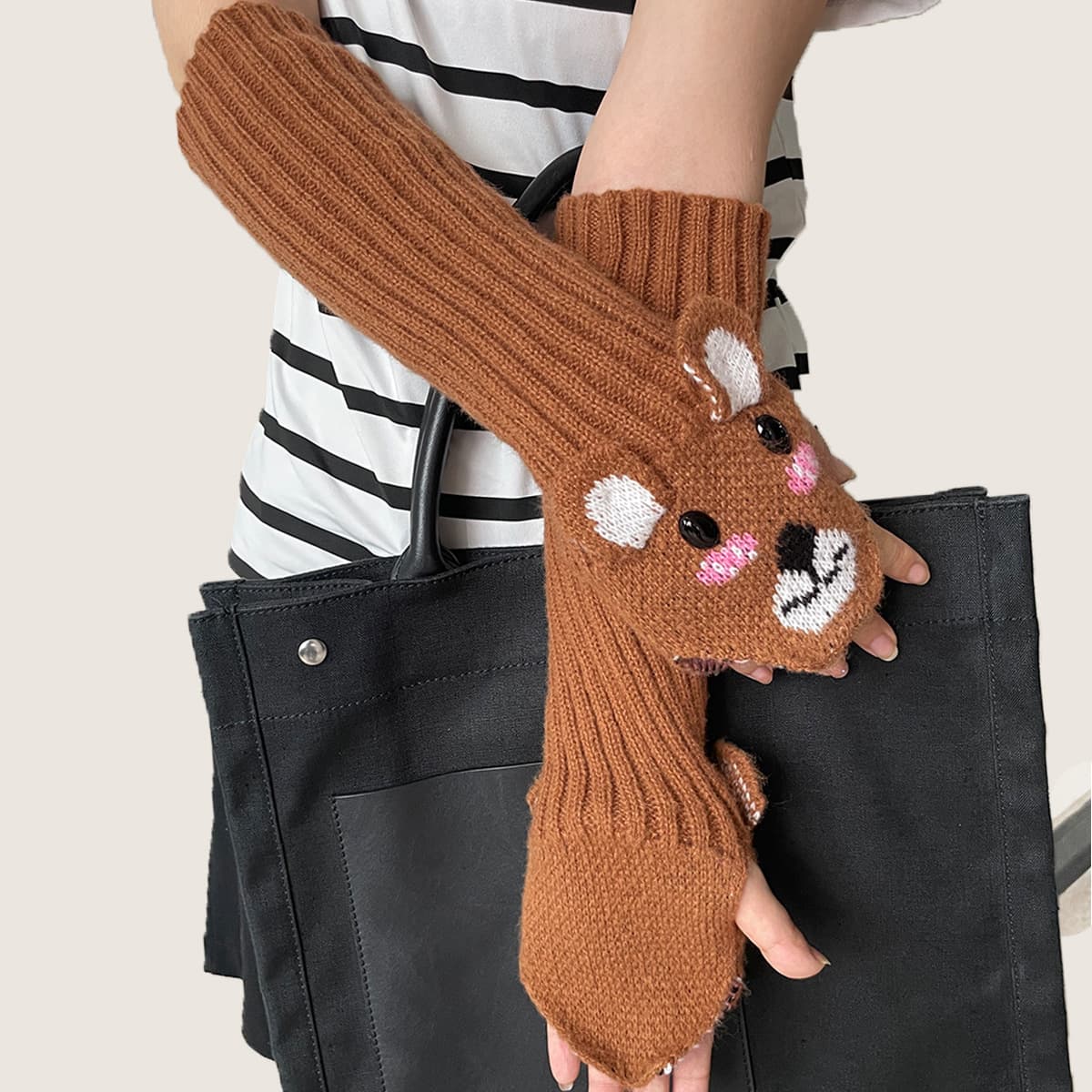 Customized knitted sleeves thumbnail 5