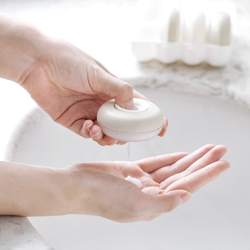 Travel Squeeze Toiletry Bottles thumbnail 10