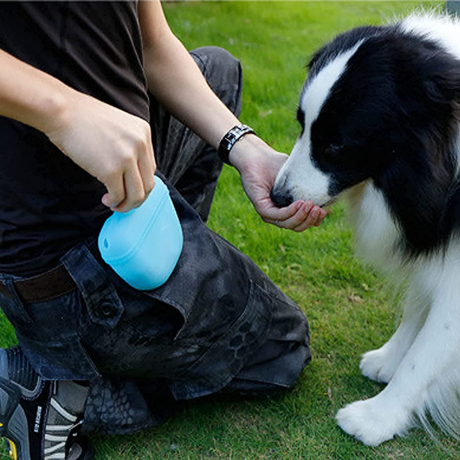 Silicone Portable Dog Treat Bag thumbnail 2