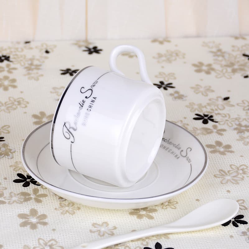 Tea Cups and Saucers Set thumbnail 2