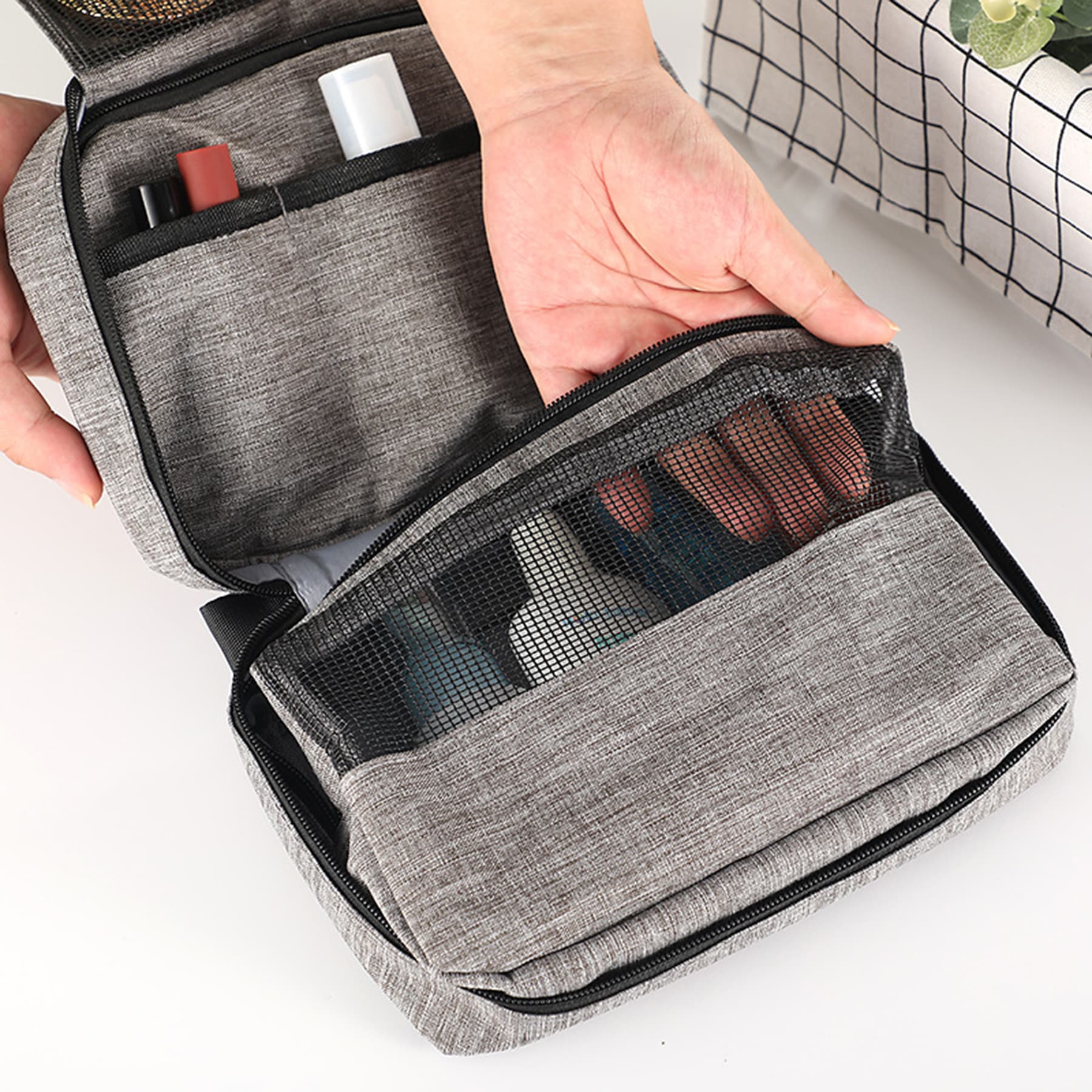 Foldable Travel Toiletry Bag thumbnail 4