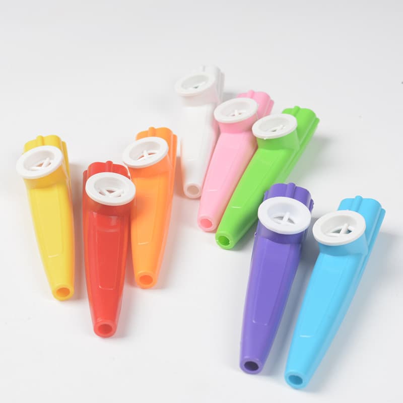 Mini Plastic Kazoo thumbnail 4