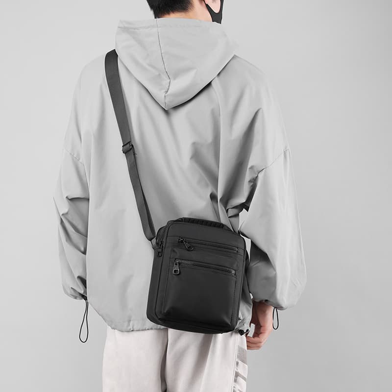 Men’S Waterproof Oxford Cloth Cross-Body Bag thumbnail 5
