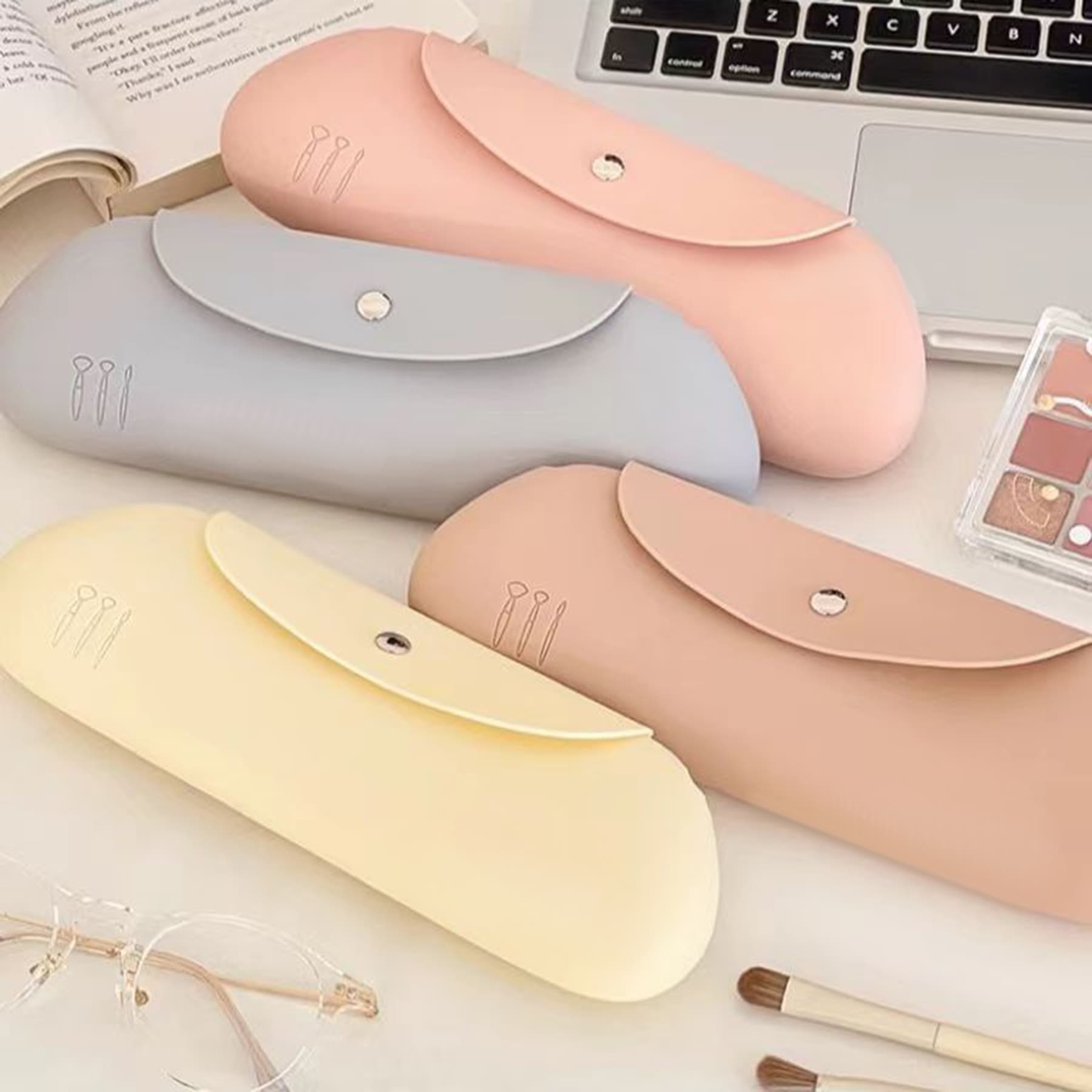 Travel Makeup Brush Holder  thumbnail 7