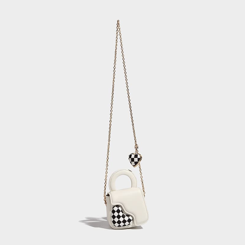 PU Leather Chain Love Shaped Crossbody Bag thumbnail 4