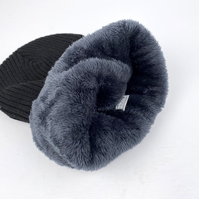 Warm Insulation One-Piece Knitted Hat thumbnail 6