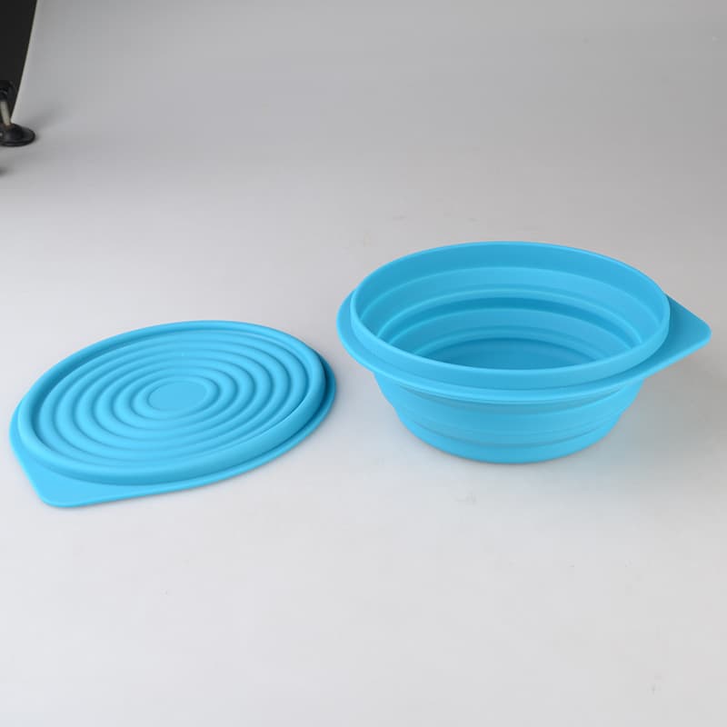Collapsible Silicone Pet Bowl with Lid thumbnail 4