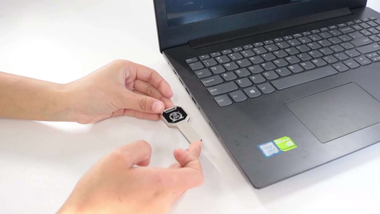 Light Up Logo USB Drive 8GB thumbnail 4