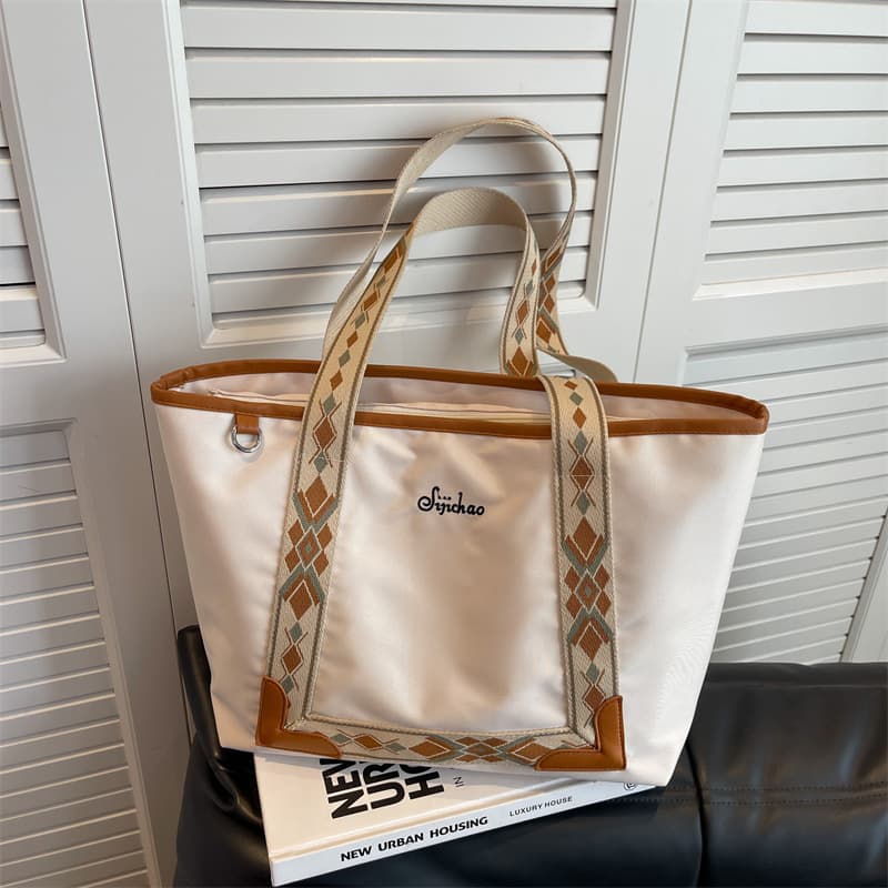 Commuter Large Capacity tote bag for woman thumbnail 4