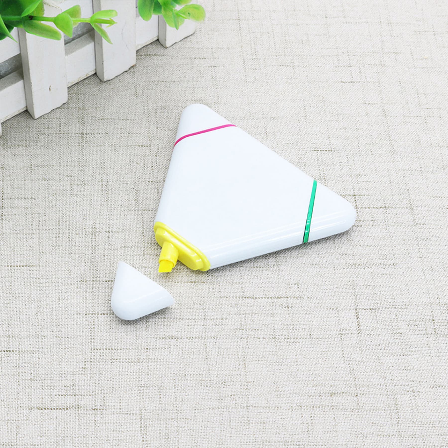 3-Color Triangular Highlighter Pen thumbnail 8