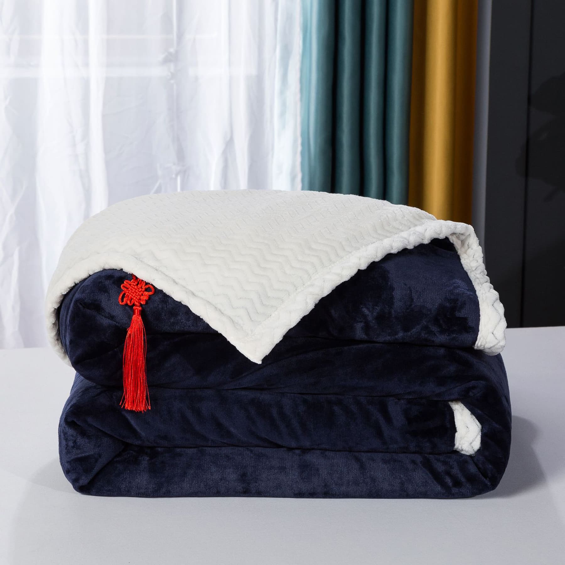 Sherpa Fleece Bed Blanket thumbnail 6