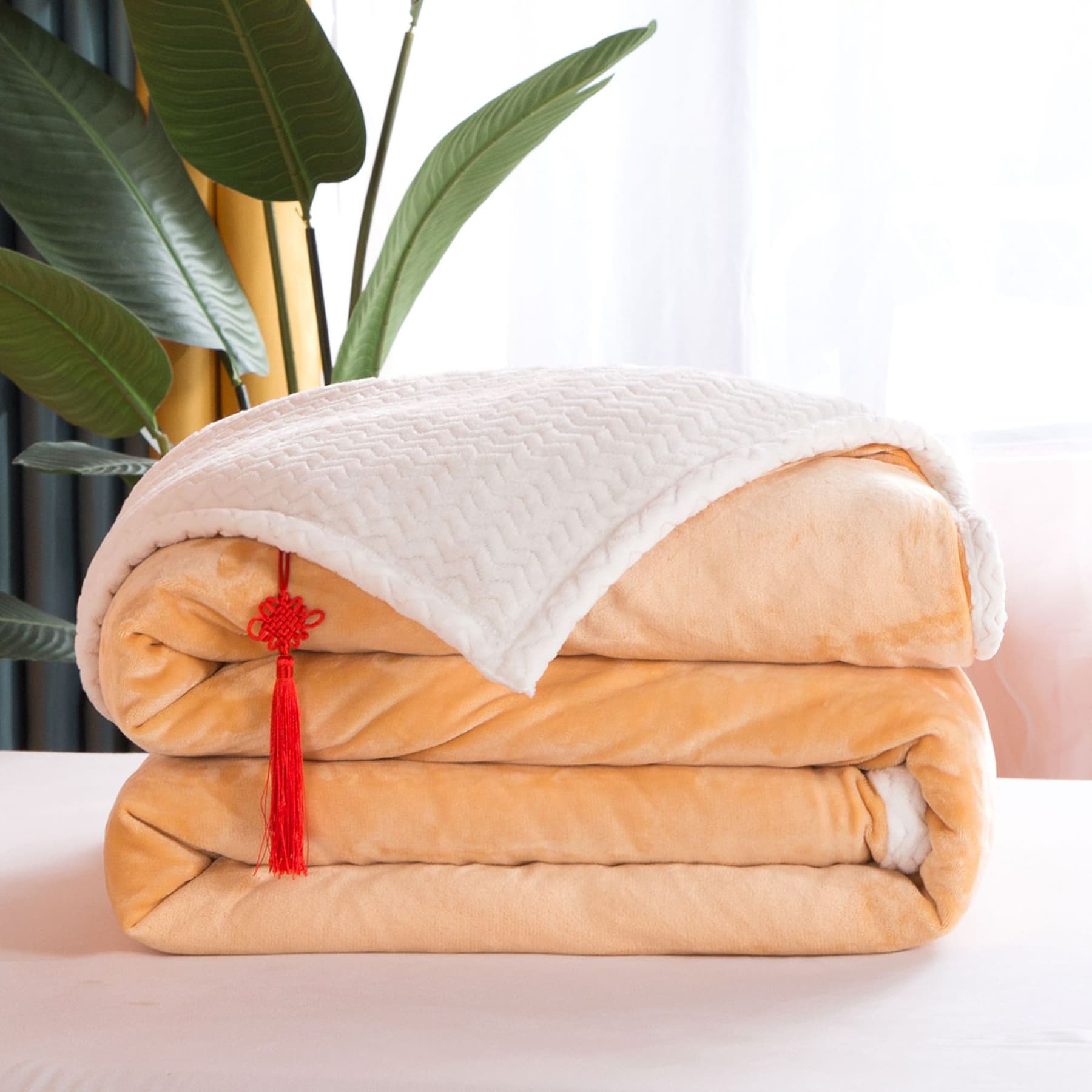 Sherpa Fleece Bed Blanket thumbnail 2
