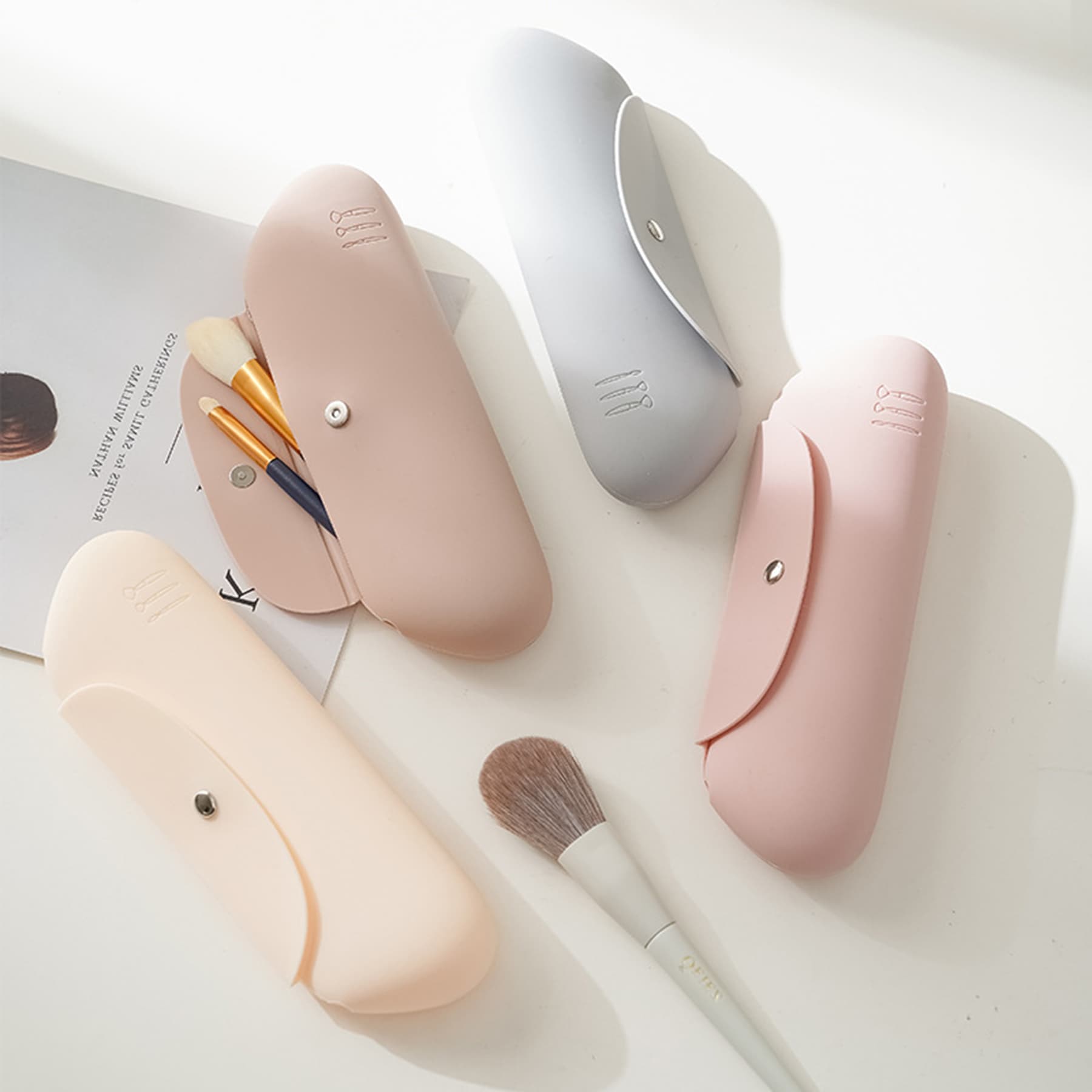 Travel Makeup Brush Holder  thumbnail 8