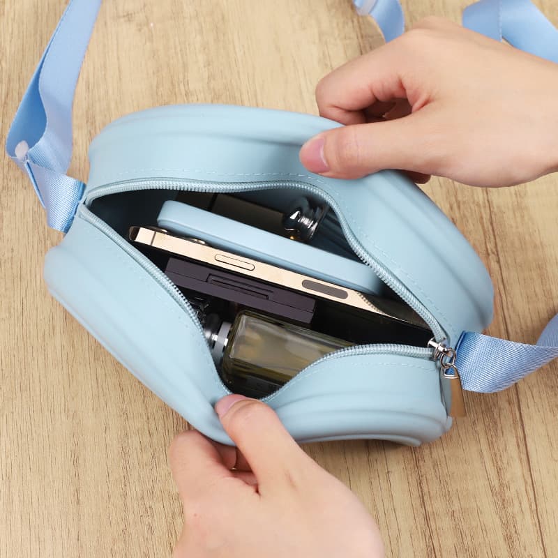 Silicone Pocket cosmetics storage purse bag thumbnail 4