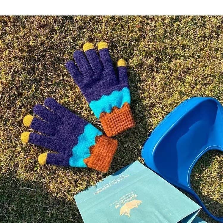 Winter Warm Knitted Touchscreen Gloves thumbnail 4