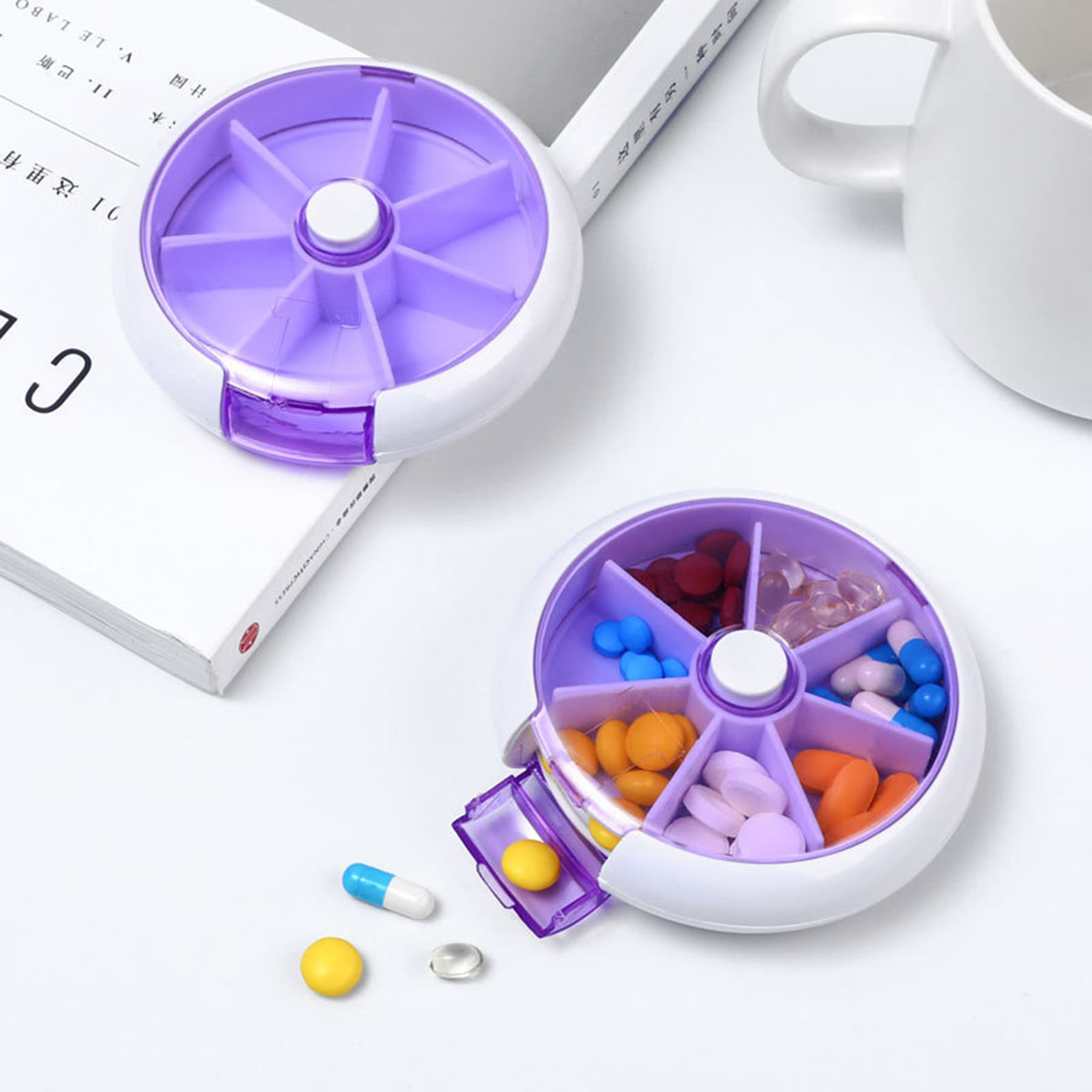 Rotatable 7-Slot Round Pill Box Medicine Case thumbnail 11