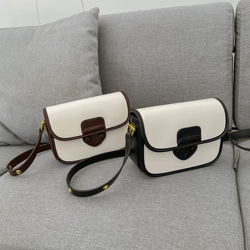Solid-Color Single-Shoulder Small Square Bag thumbnail 2