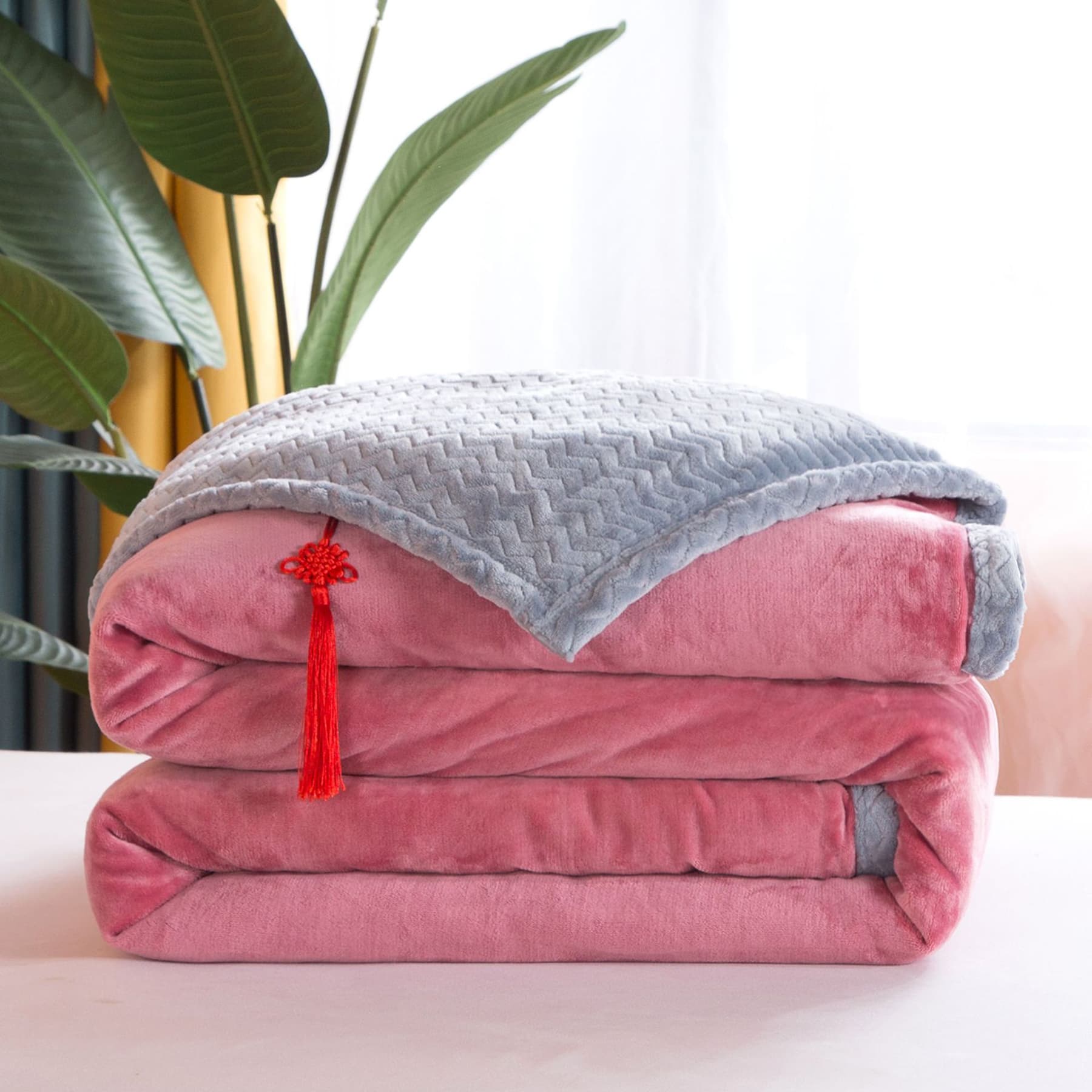 Sherpa Fleece Bed Blanket thumbnail 10