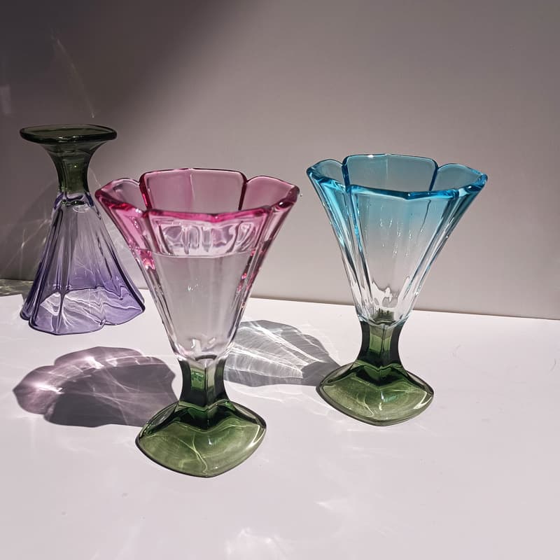 Colored tulip glass thumbnail 2