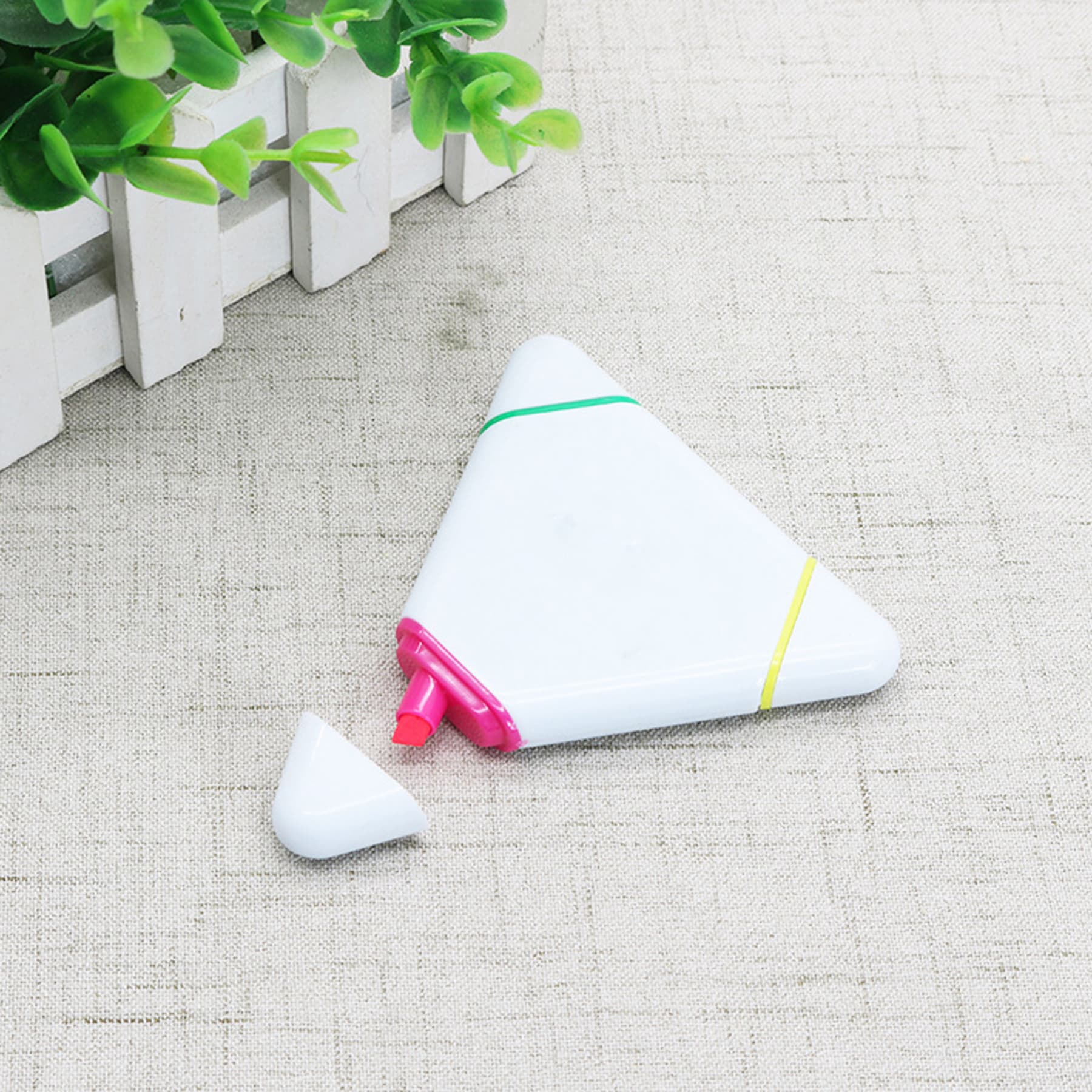3-Color Triangular Highlighter Pen thumbnail 4