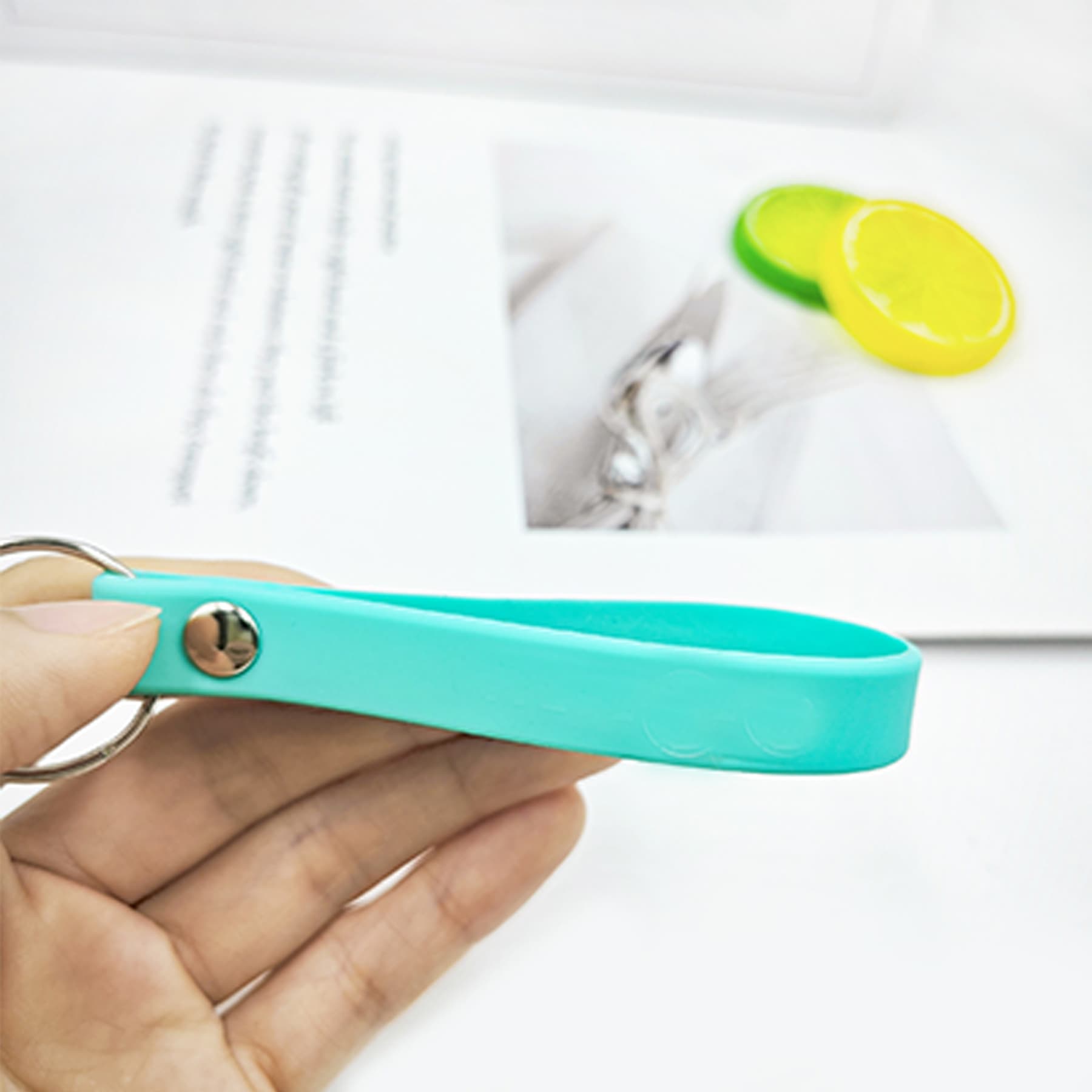 Customized Silicone Wristband Keychain