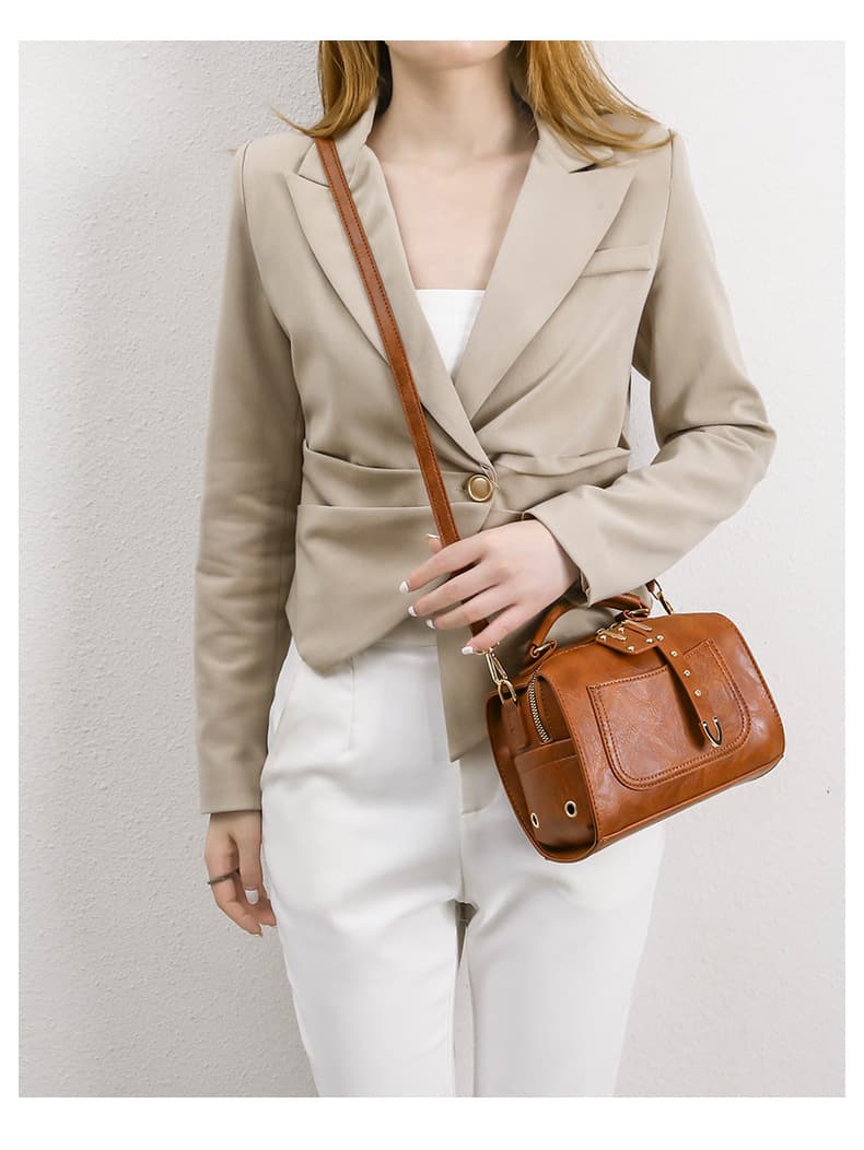 Pu Leather rivet Crossbody Bag for Women Offers Zipper