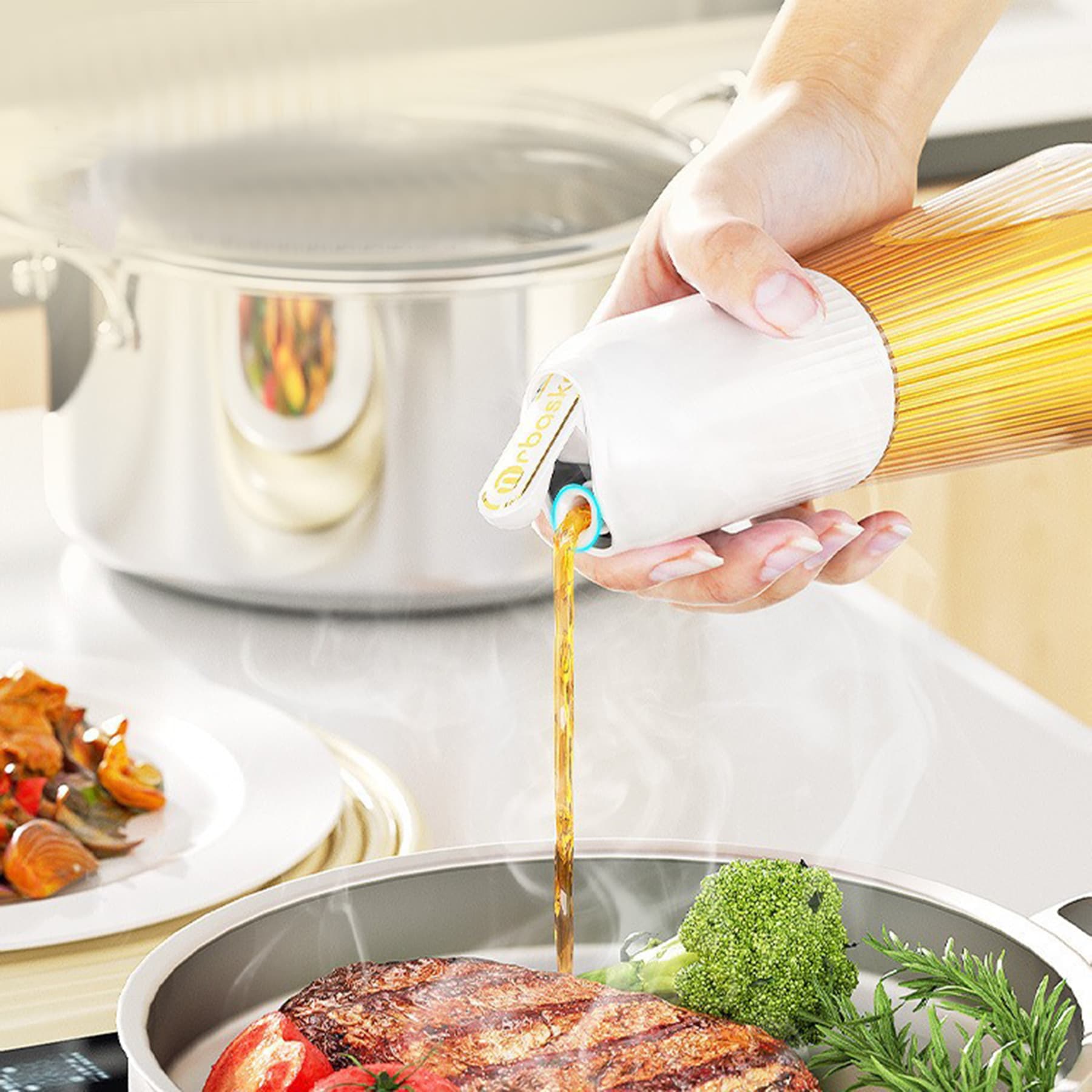 18oz 550ml Olive Oil Dispenser Bottle for Cooking Drip-Free Spout Glass Oil Dispenser Kitchen Oil Dispenser with Automatic Pouring Lid Thick Glass Oil Bottle for Air Fryer Salad Beige