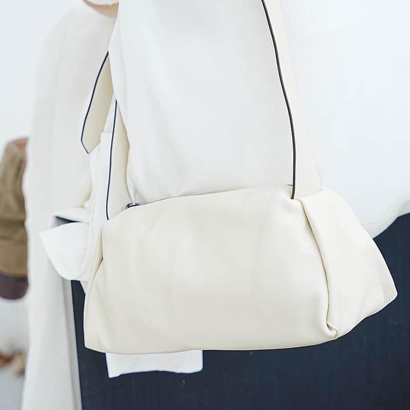Simple Ladies Messenger Bag