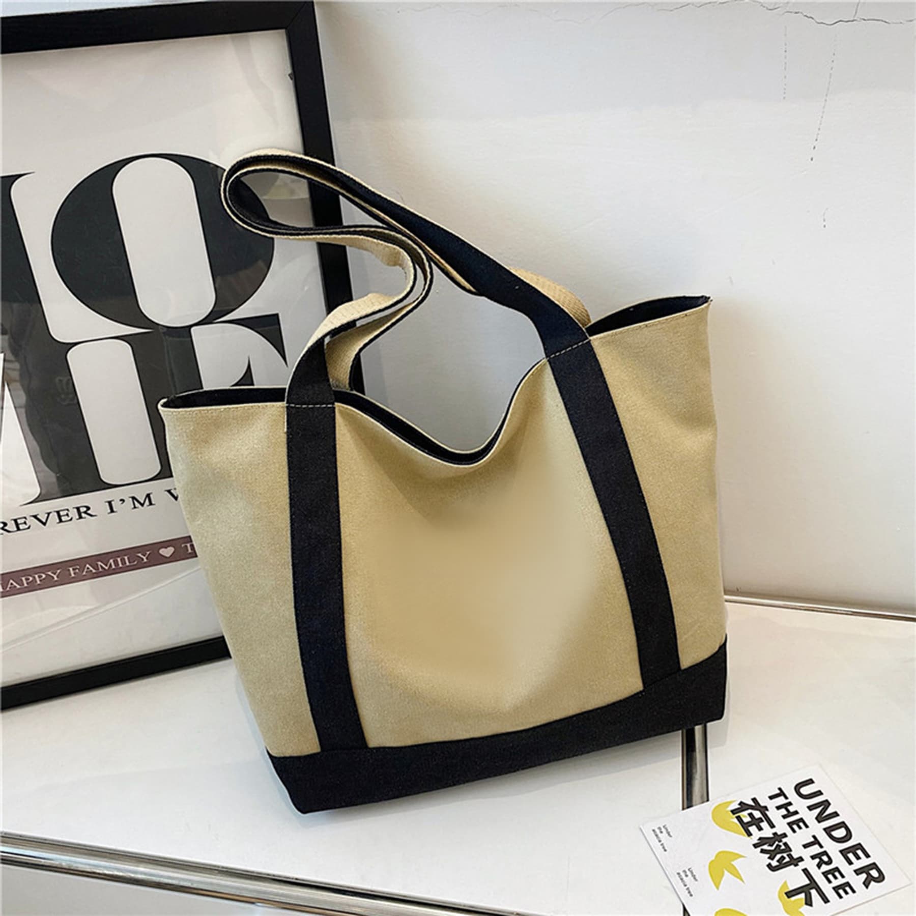 Fashionable versatile printed letter commuter tote