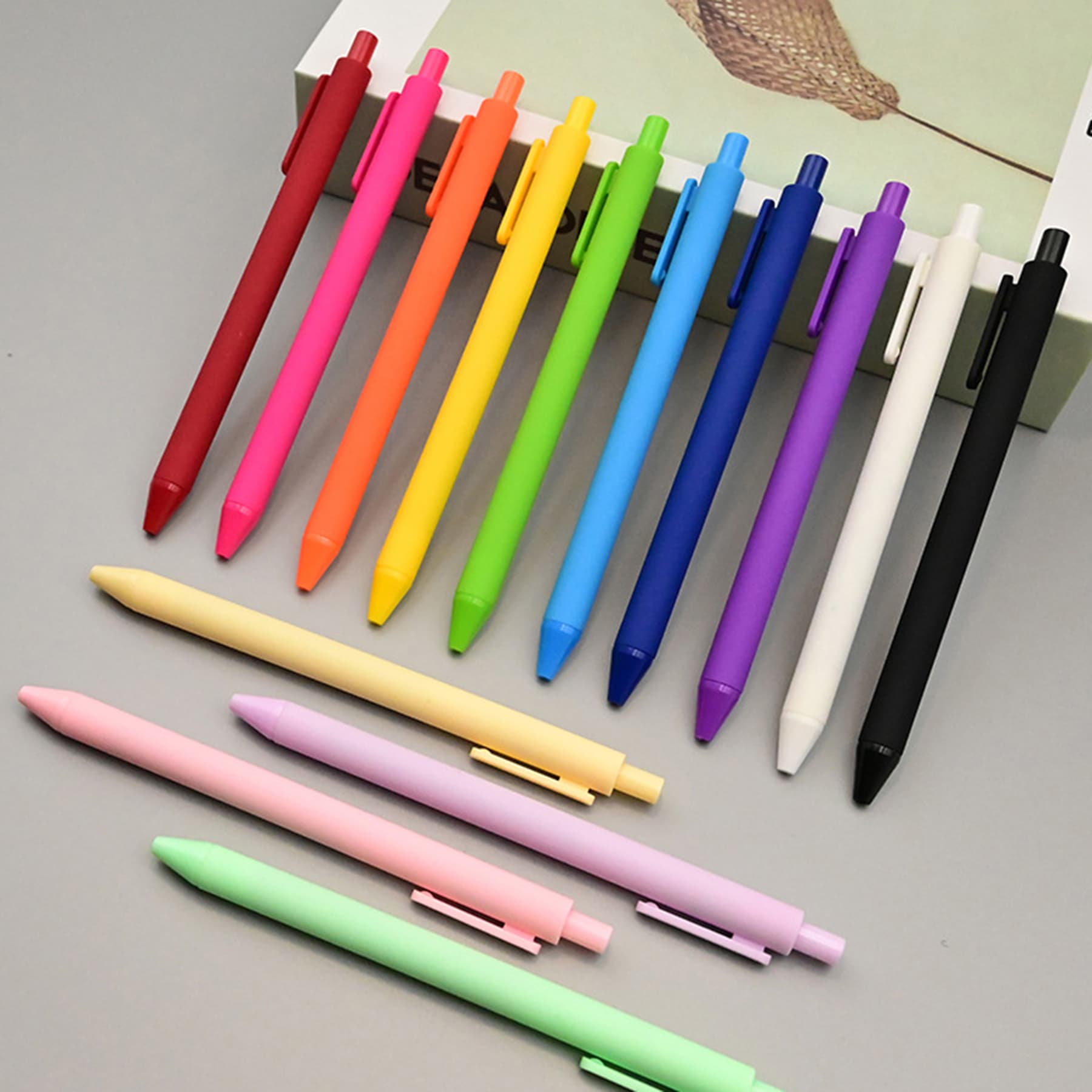 0.5mm Fine Point Plastic Retractable Gel Pens W/ Clip